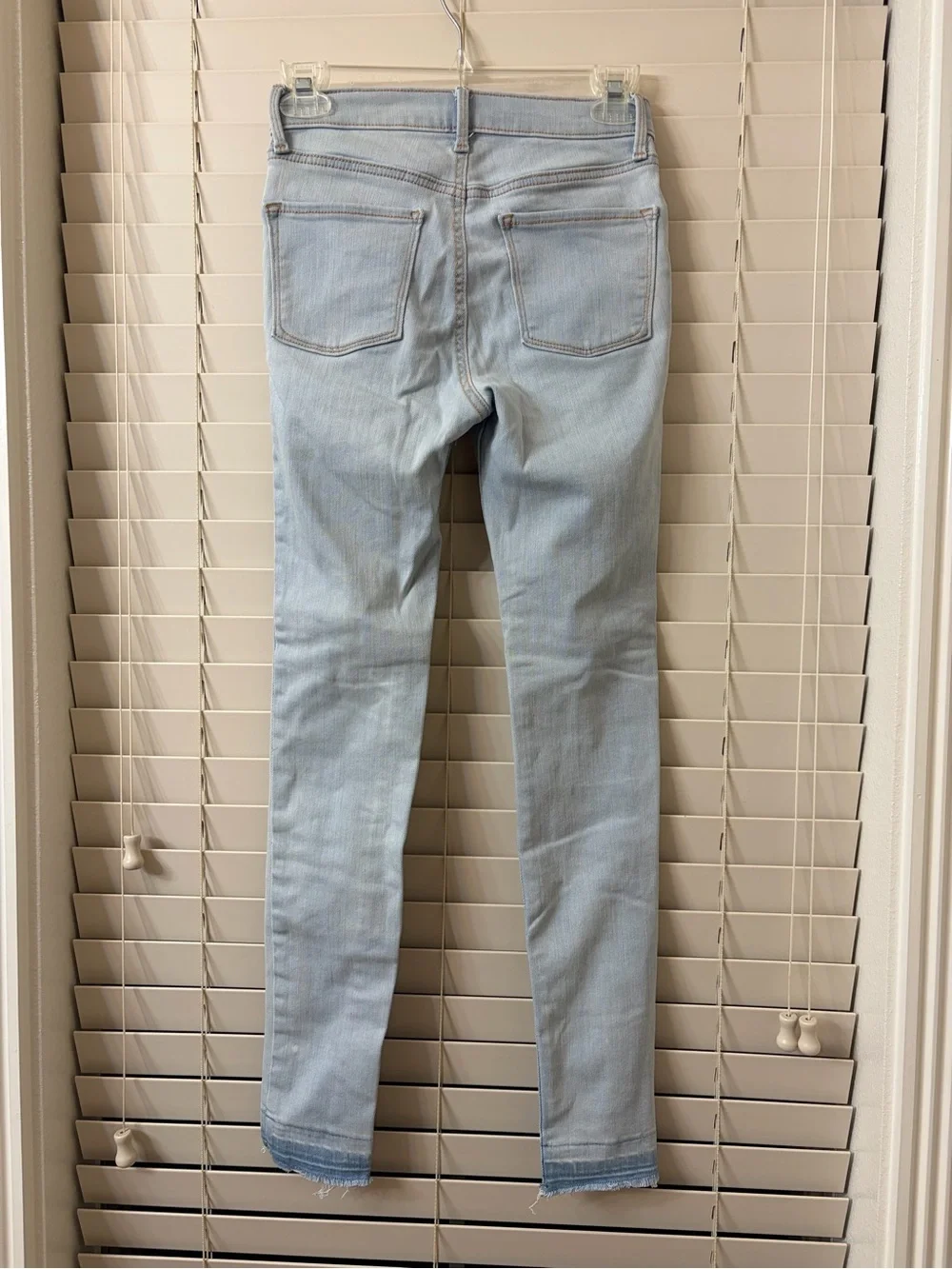 Old Navy Ballerina Jeggings Skinny Jeans Girl’s 16 Light Wash Distressed Denim